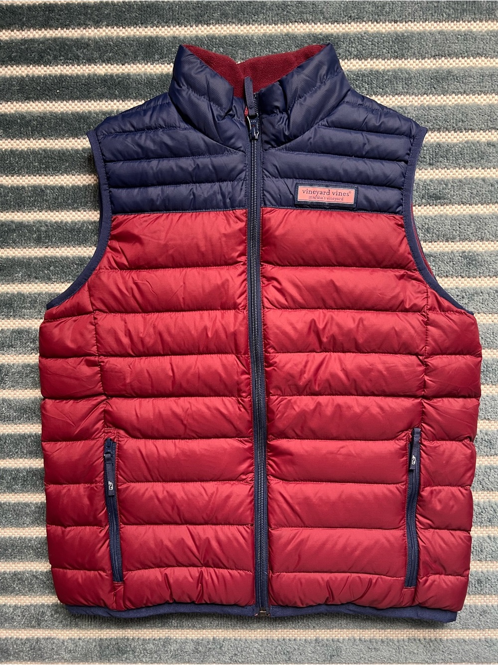 EUC Vineyard Vines Boys Puffer Vest size L